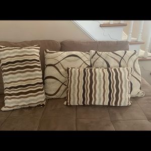 4 Creative Home Furnishings, inc pillows bundle